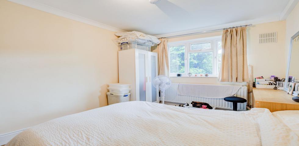 			3 Bedroom, 1 bath, 1 reception Flat			 Melrose Avenue, Willesden Green